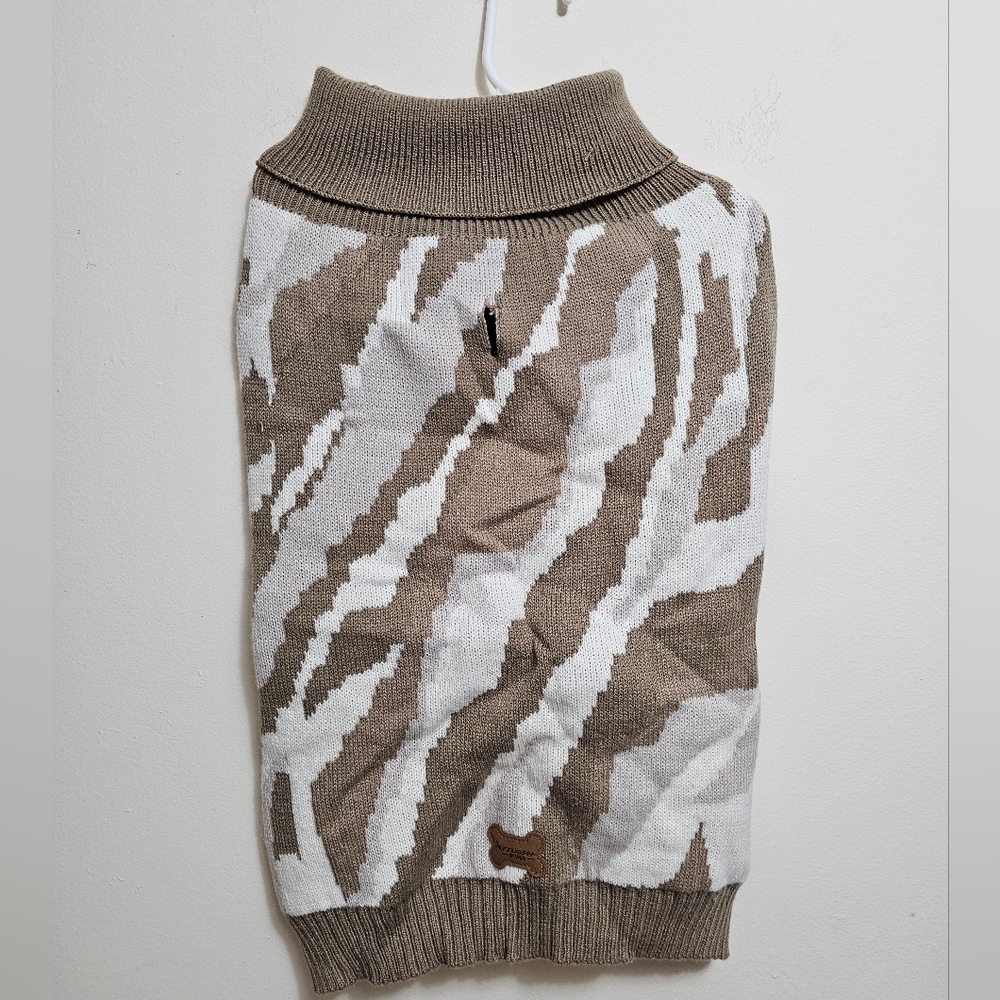 Koolaburra By‎ UGG Dog Sweater Size Large Nwot